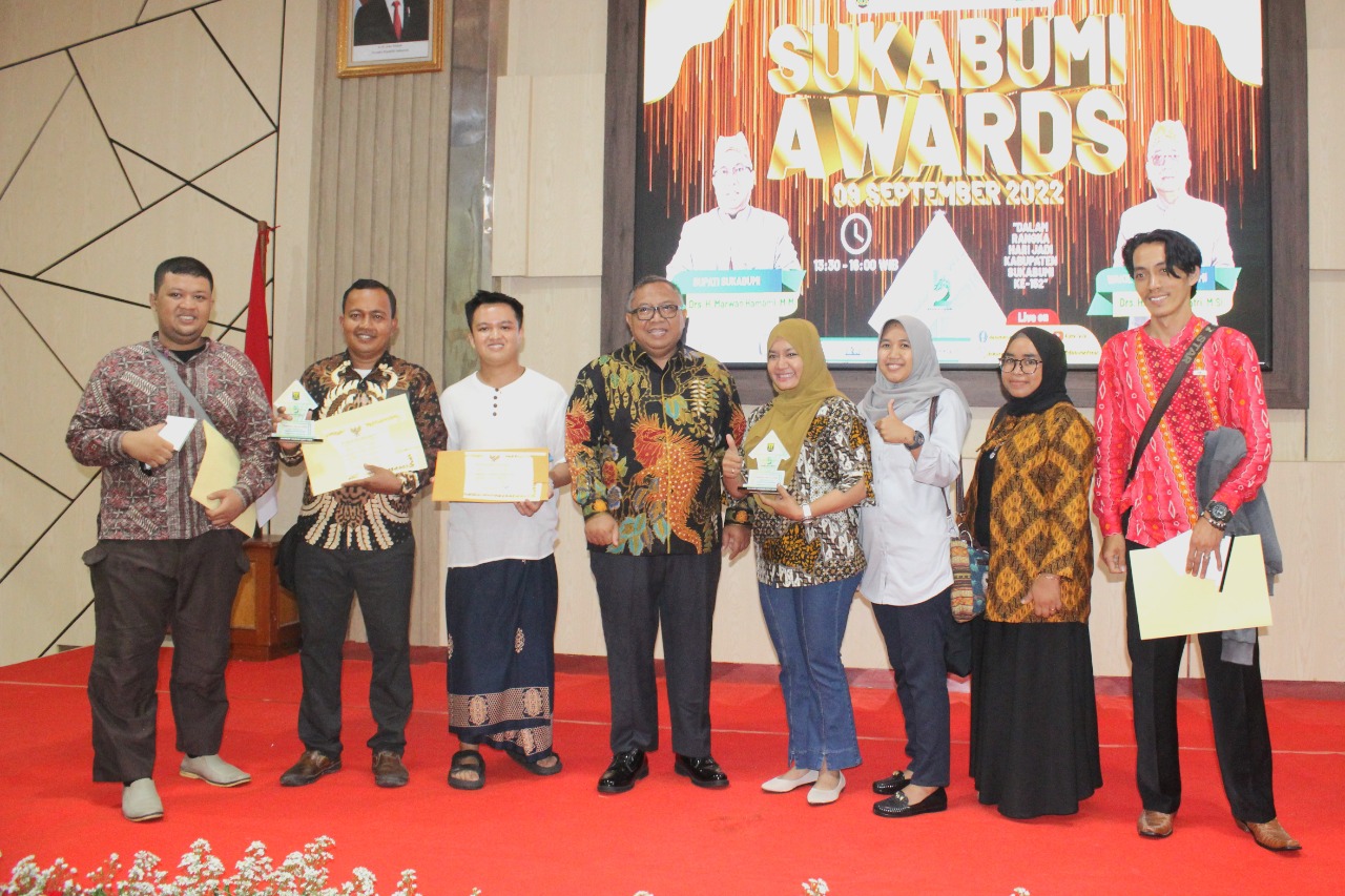 UMKM Binaan SCG dalam Program Gesari: Kelompok Budidaya Ikan Milenial Sidat Bumi dan Lumbung Berkah Raih Anugerah Sukabumi Award 2022